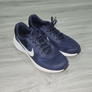 Nike Men's Revolution 7